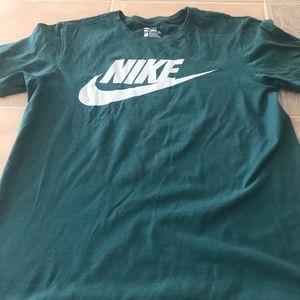 Men’s Nike shirt